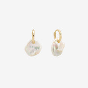 Giselle Huggie Earring | SHASHI Pearl Huggie