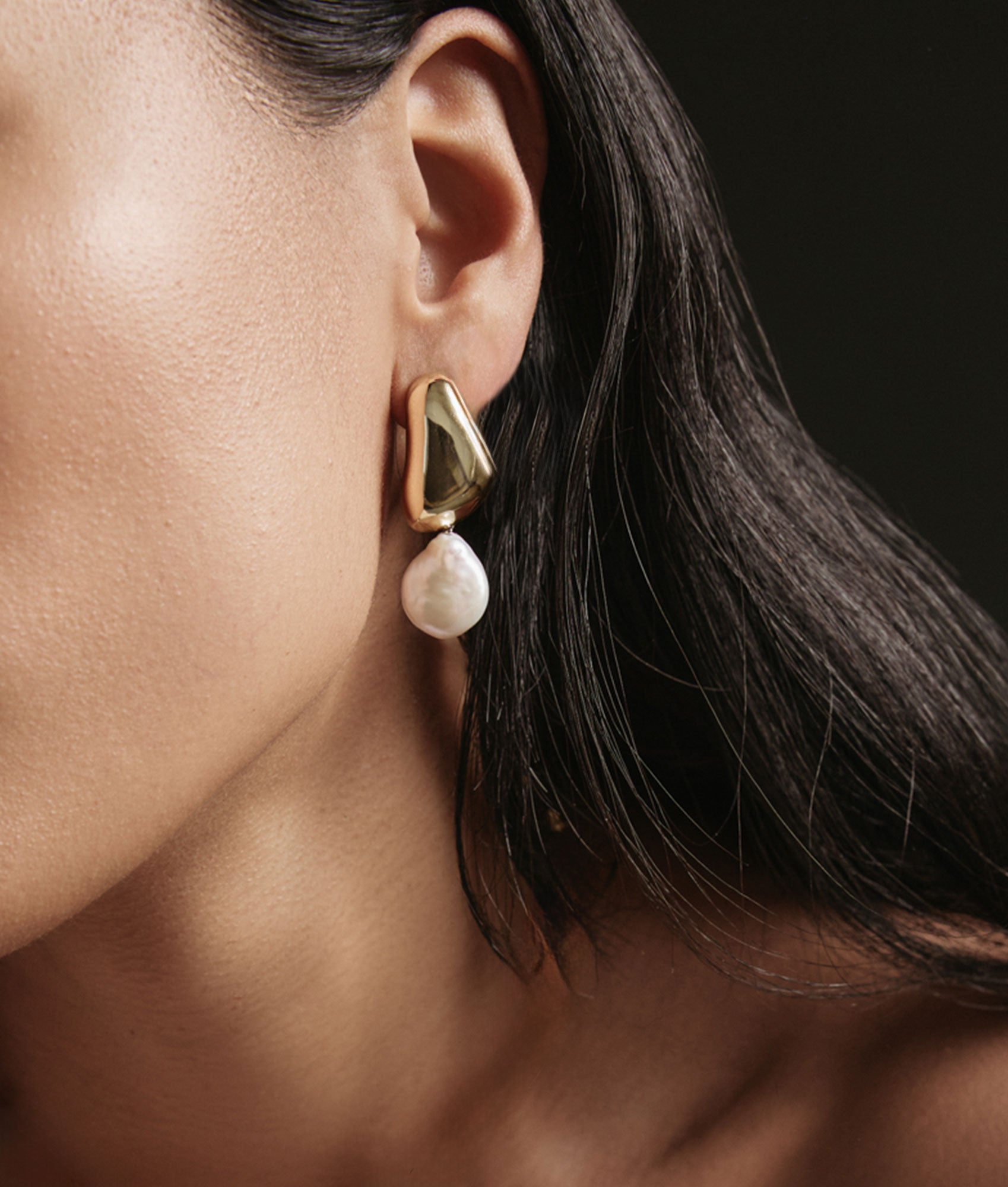 Carter Pearl Drop Earring