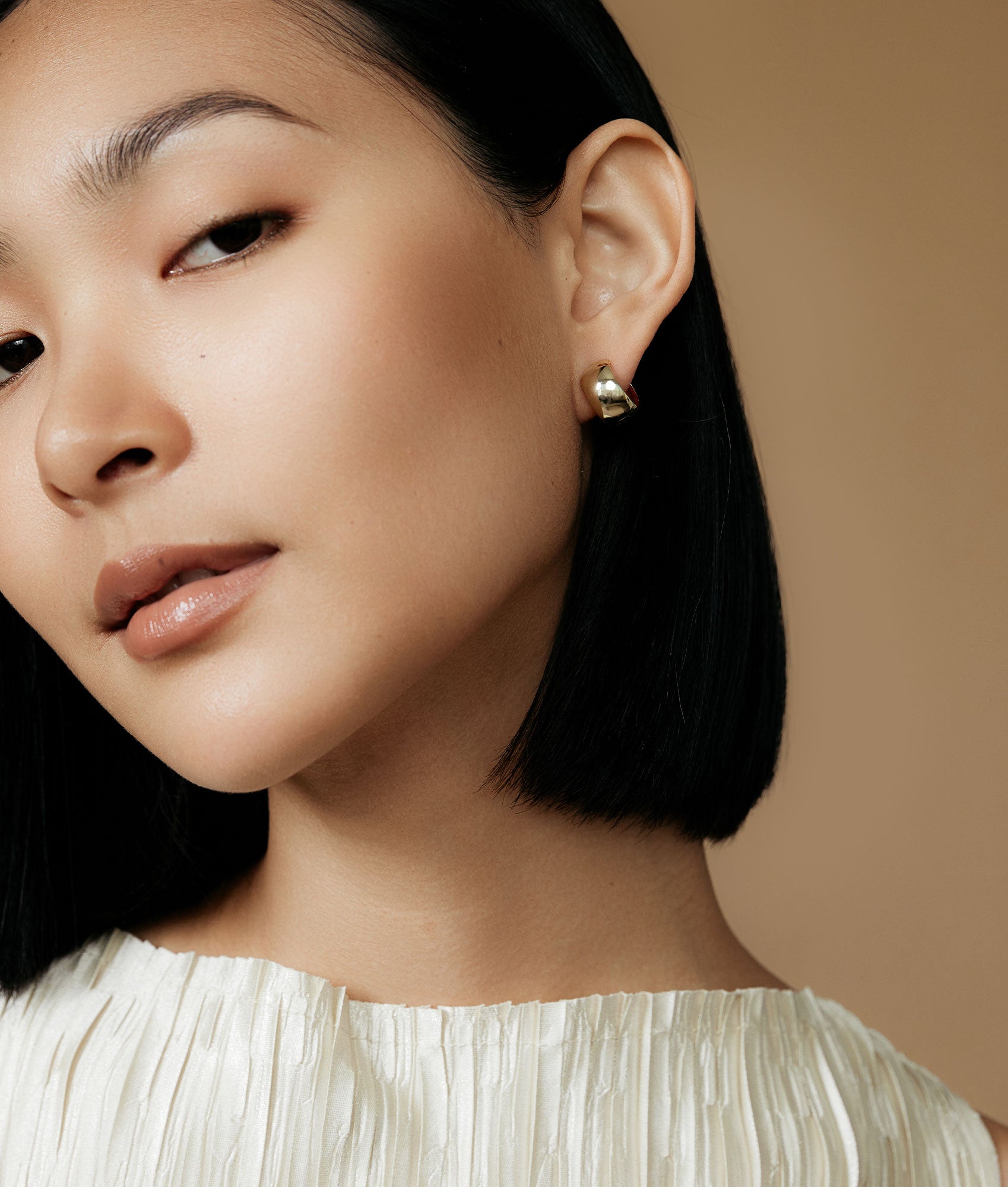 SHASHI Petite Frame Hoop | SHASHI Gold Hoop