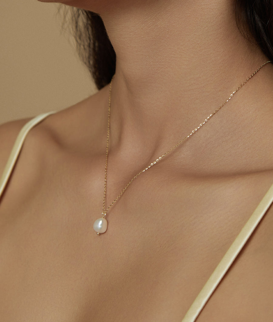 Pearl Pendant Necklace | SHASHI Pearl Necklace