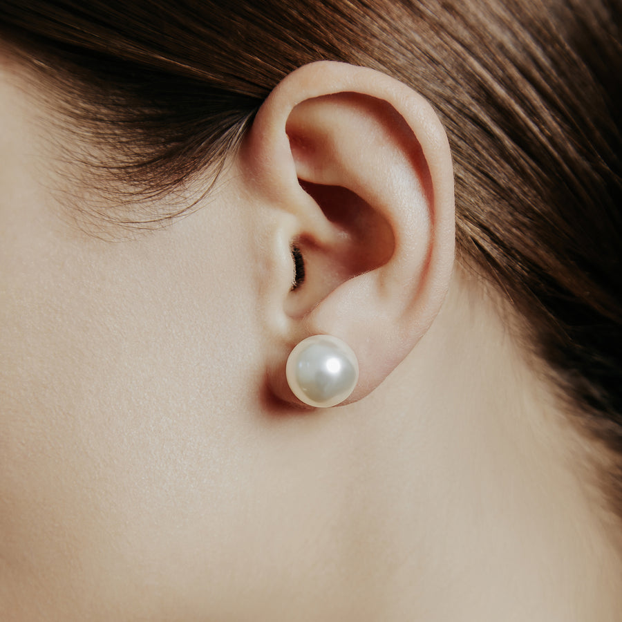 SHASHI Pearl Stud Earring