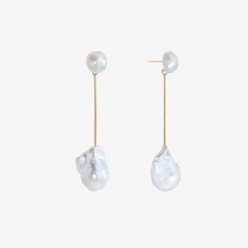 Petunia Pearl Earring