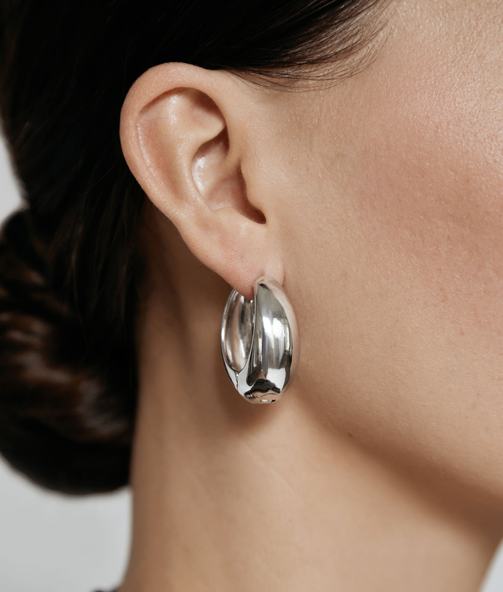 Cameron Silver Hoop | SHASHI Silver Hoop Earring