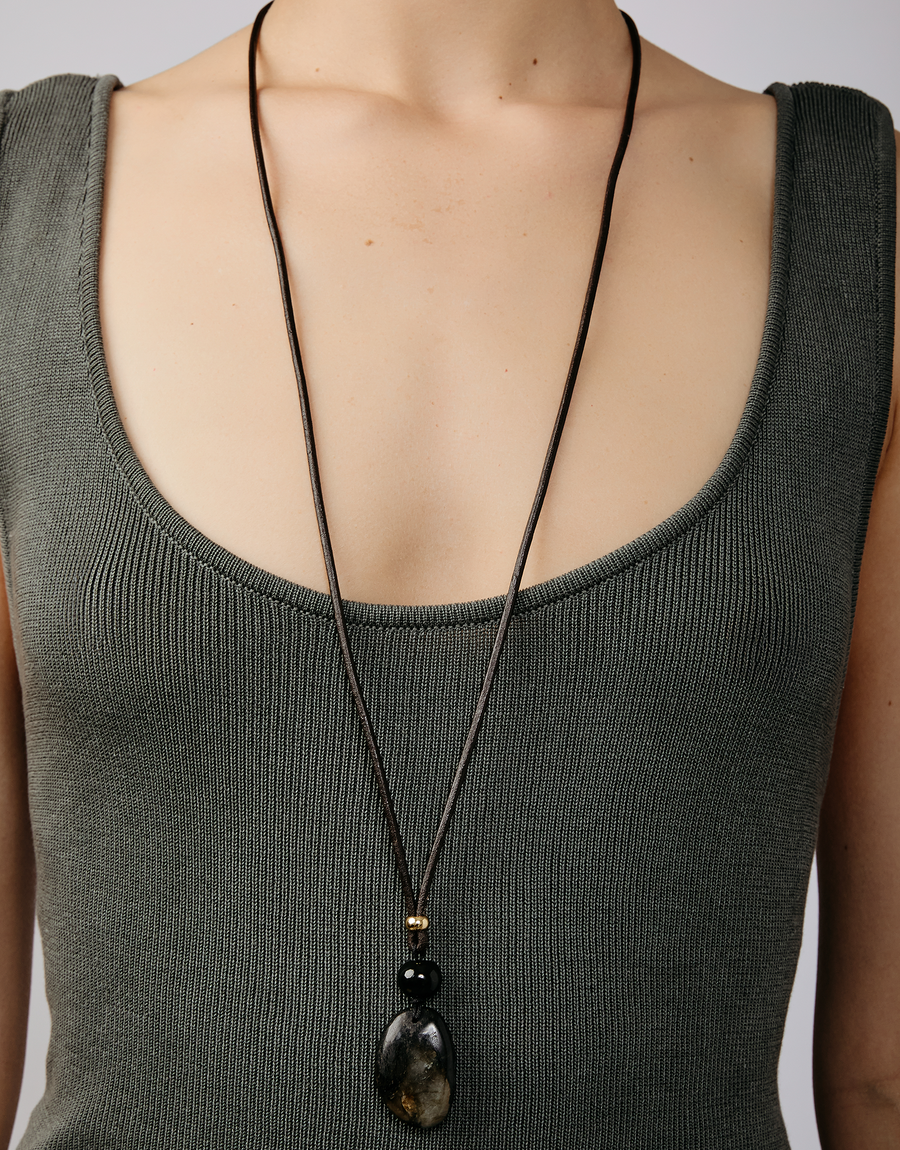 Noir Pendant Necklace