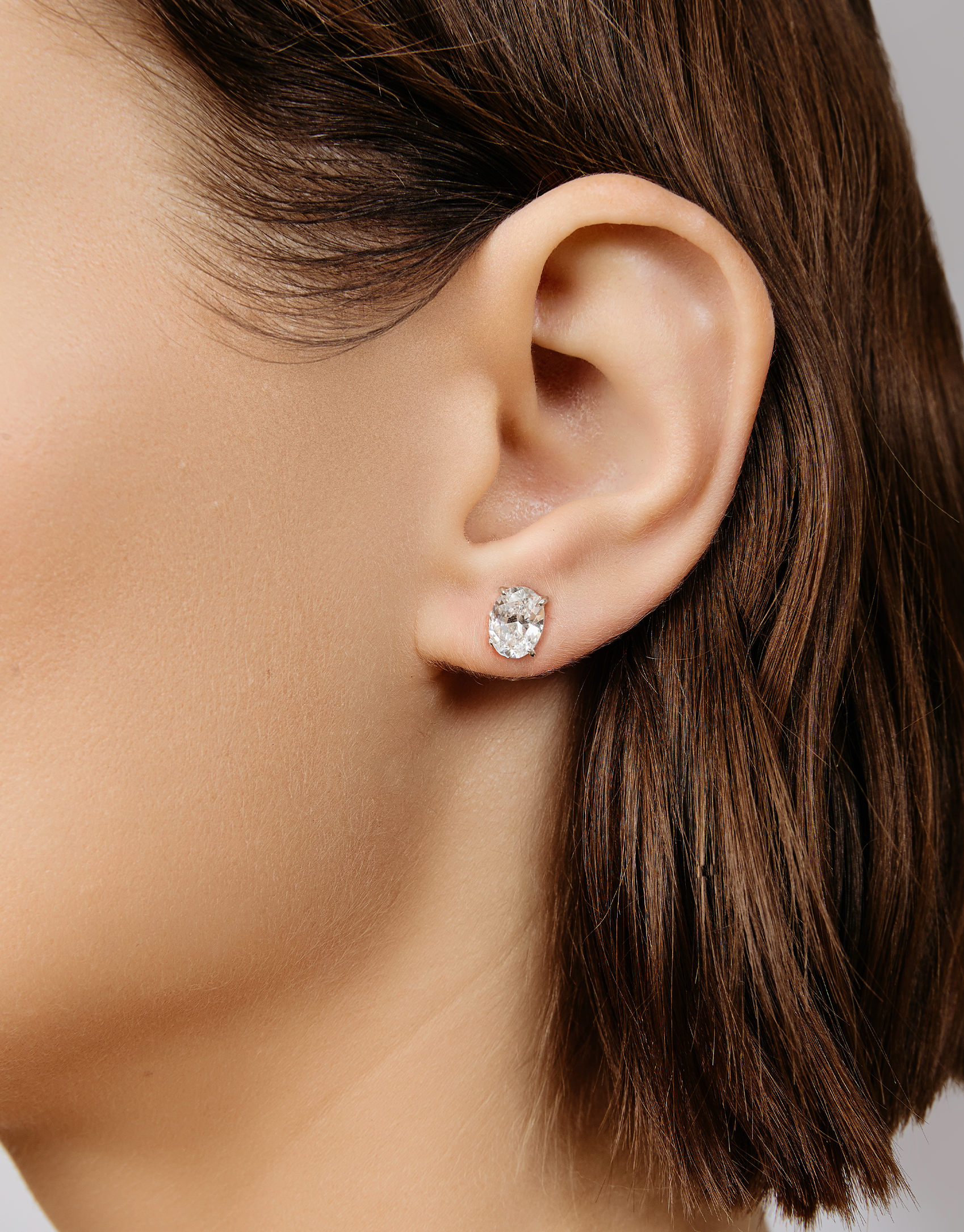 Oval Solitaire Stud Earring