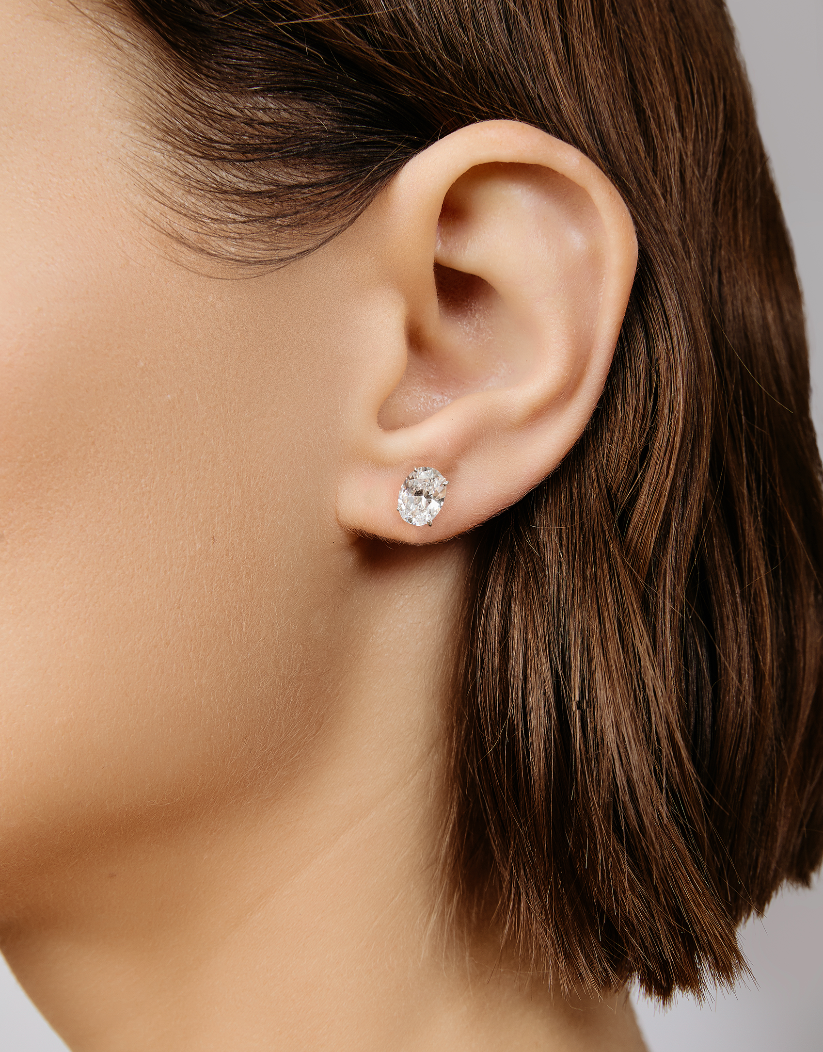 Oval Solitaire Stud Earring
