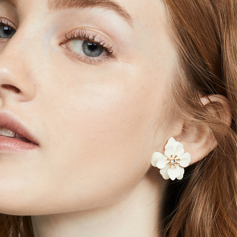 18ct white gold diamond flower style earrings | Cerrone Jewellers