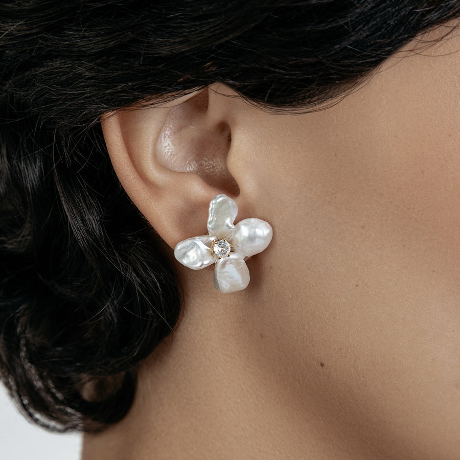 Flower Pearl Earrings | SHASHI Flower Earrings