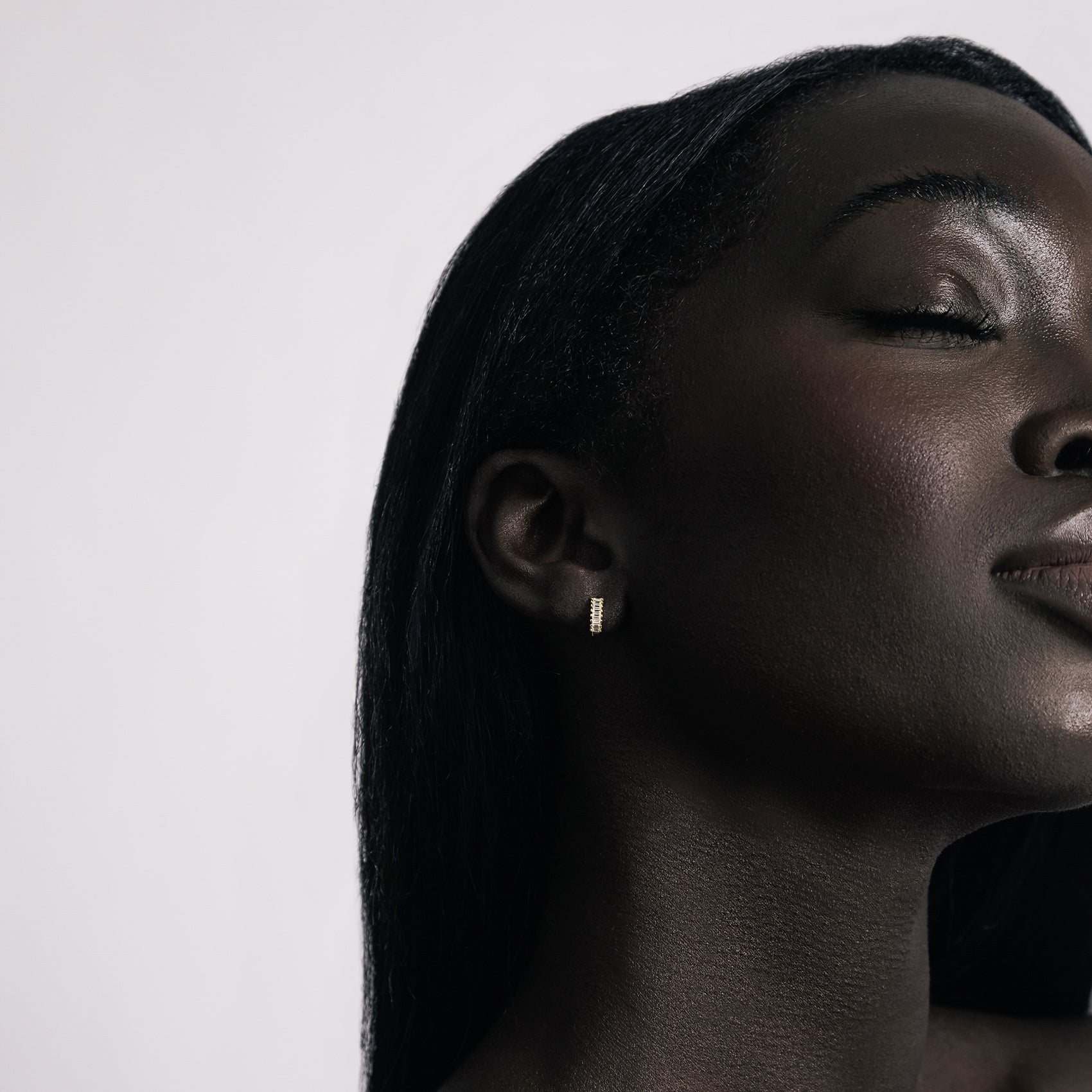 Teagan Huggie Hoop Earring | SHASHI huggies