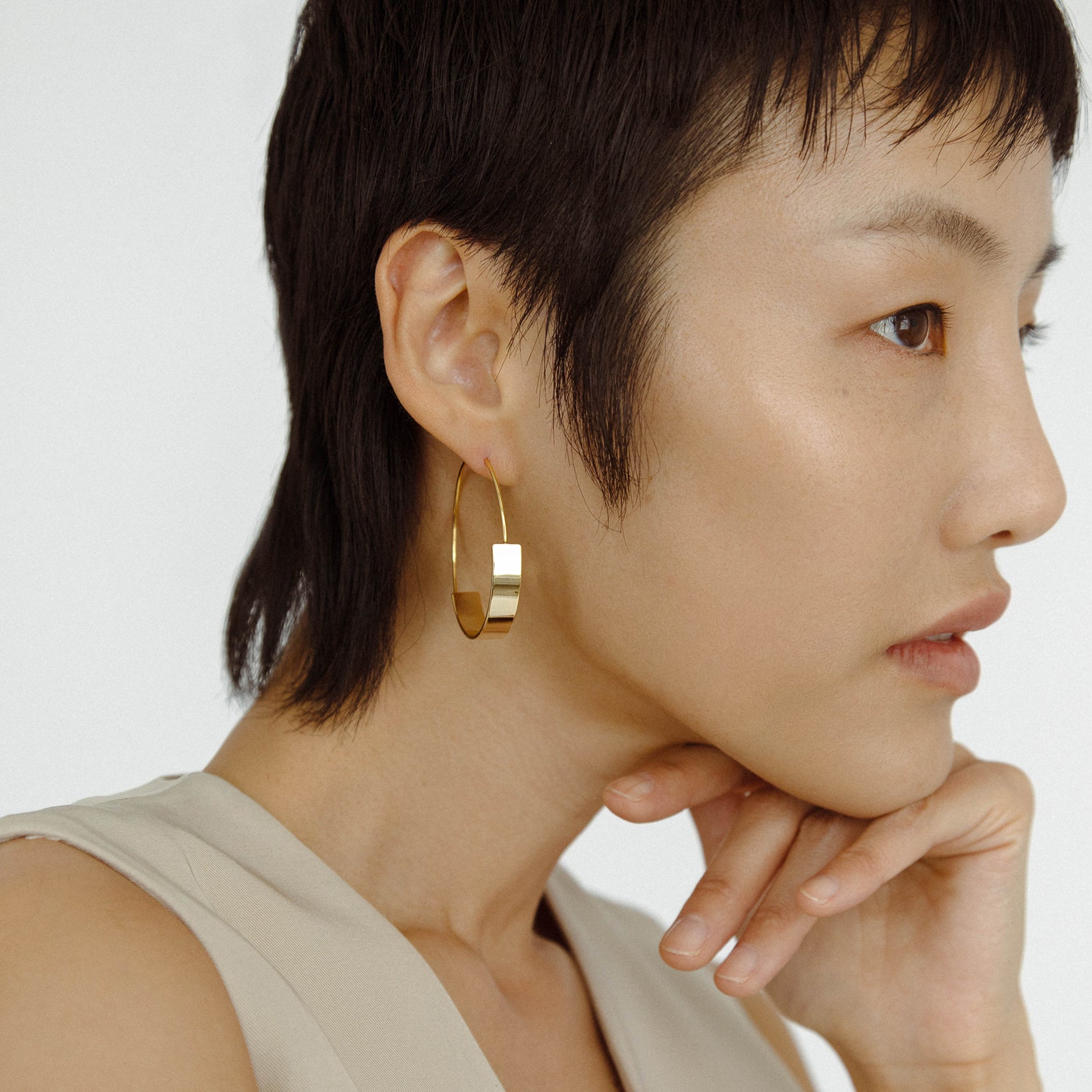 Mia Hoop | SHASHI Gold Hoops Earrings